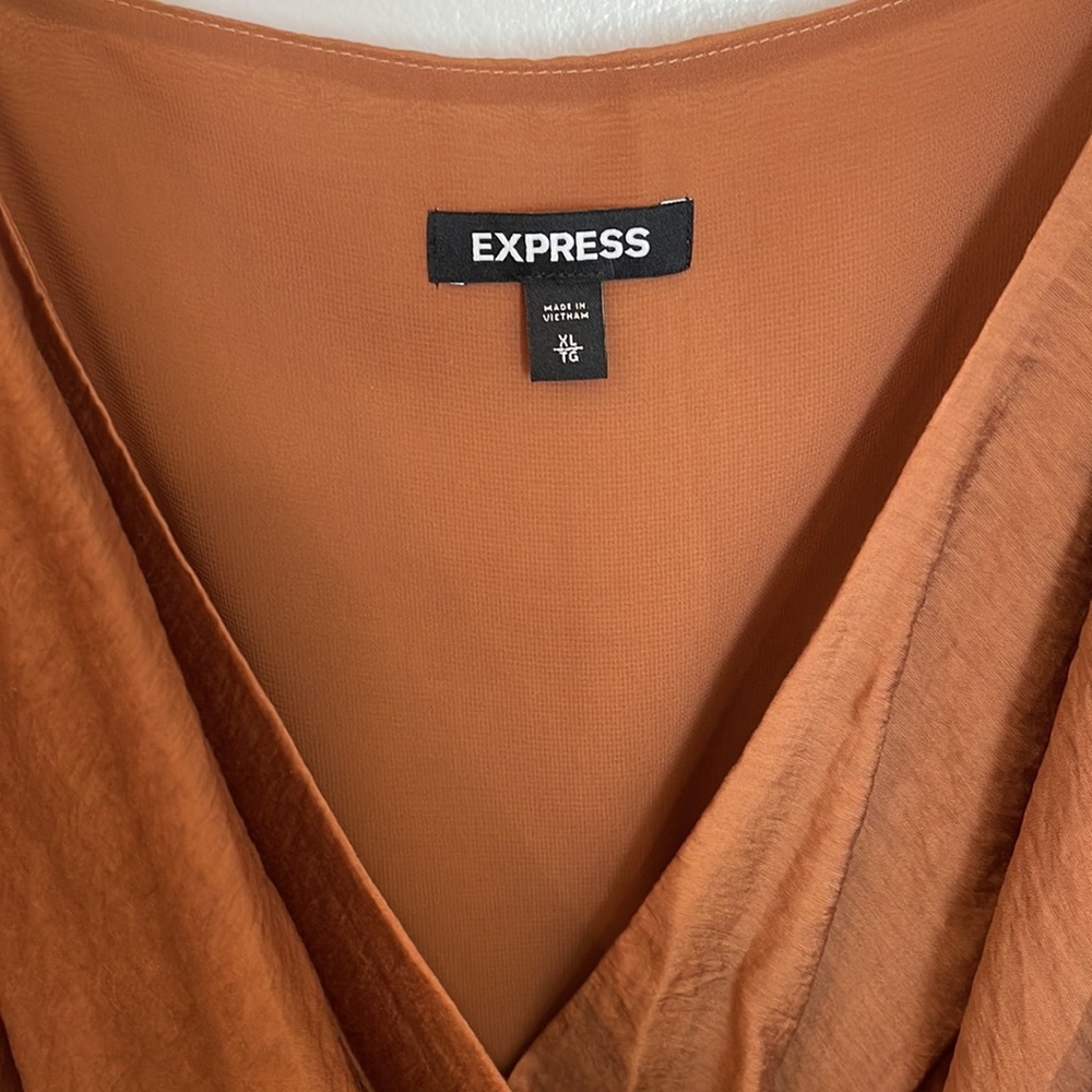 Express Brown Wrap Tank - Picture 3 of 5
